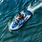 Vista aérea de moto de agua en Fuengirola España a toda velocidad con YachtPro Spain