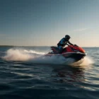 Vista de moto de agua en el mar a toda velocidad en Fuengirola España con YachtPro Spain