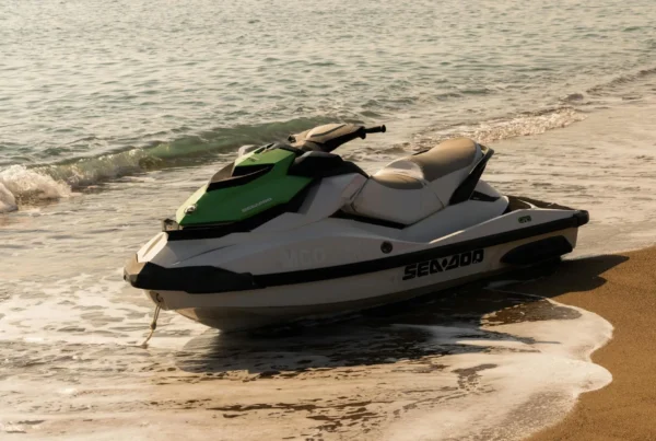 precios de alquiler de motos de agua en Málaga jetski en la playa del Mediterráneo