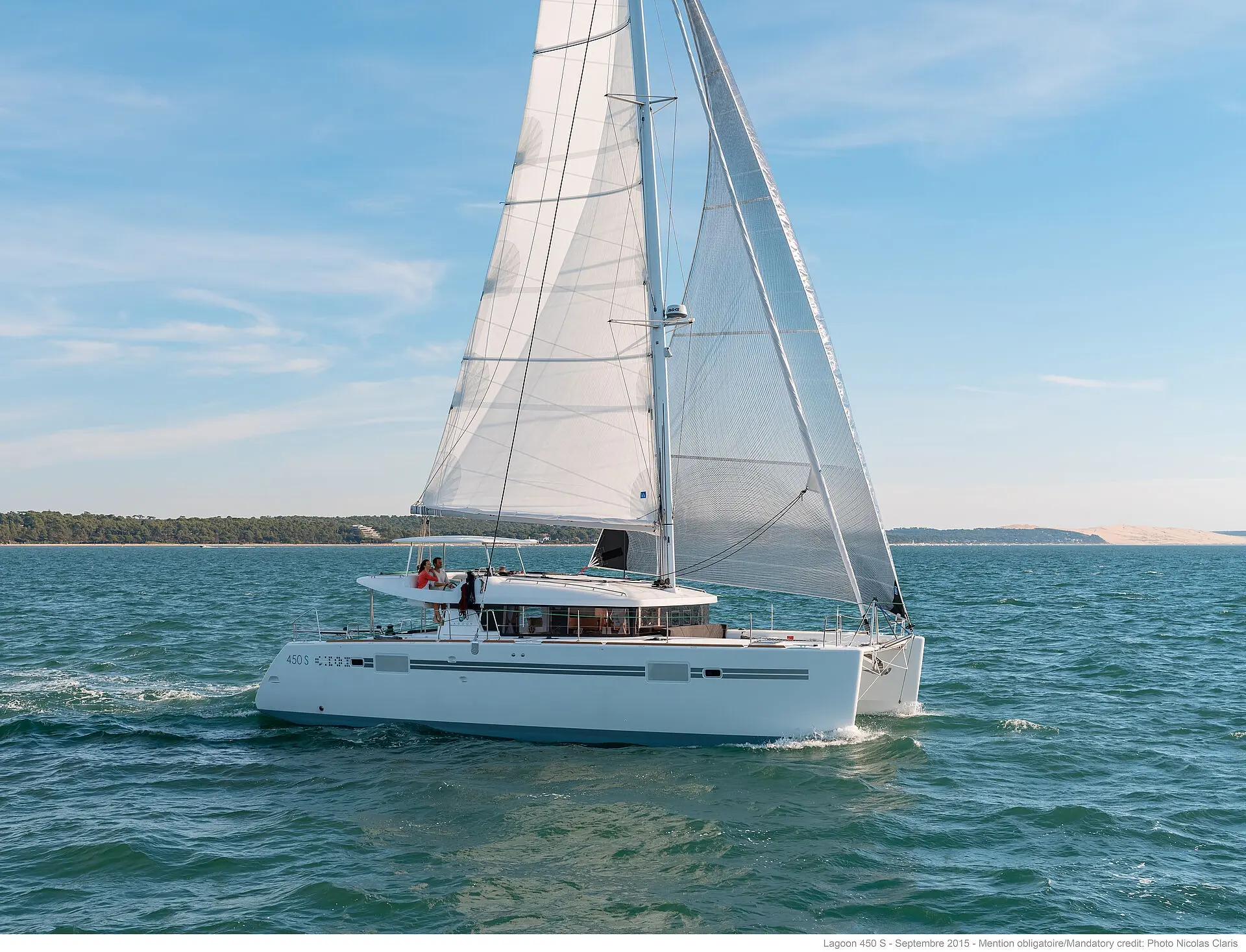 Catamarán Lagoon 450 Quicon en Puerto Banús para alquiler de lujo y experiencia privada en Costa del Sol